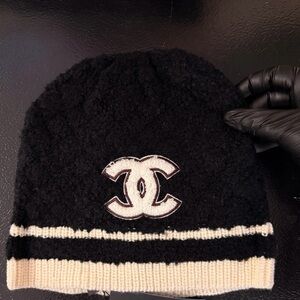 CHANEL Black & Cream Striped CC-Trim Knit Beanie